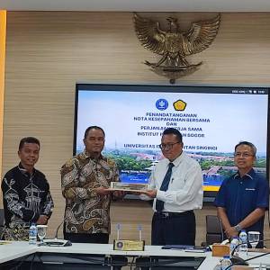 perjanjian kerjasama dengan  Universitas Islam Kuantan Singingi 