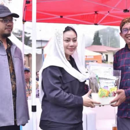 Pakar Fapet IPB University Hadirkan Konsultasi Peternakan Gratis melalui Safari Klinik Agromaritim di Brebes